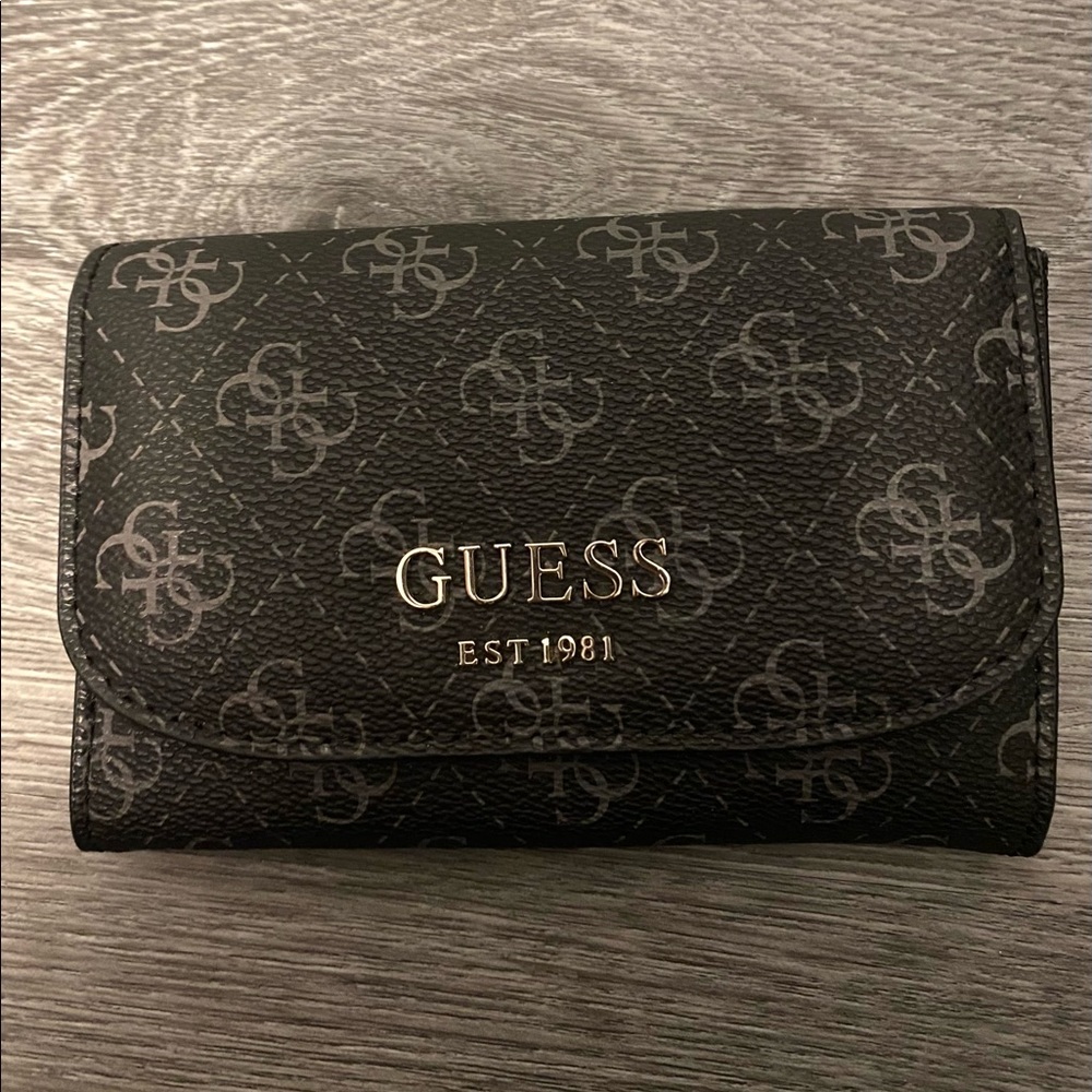 GUESS wristlet 🖤 - Picture 1 of 6
